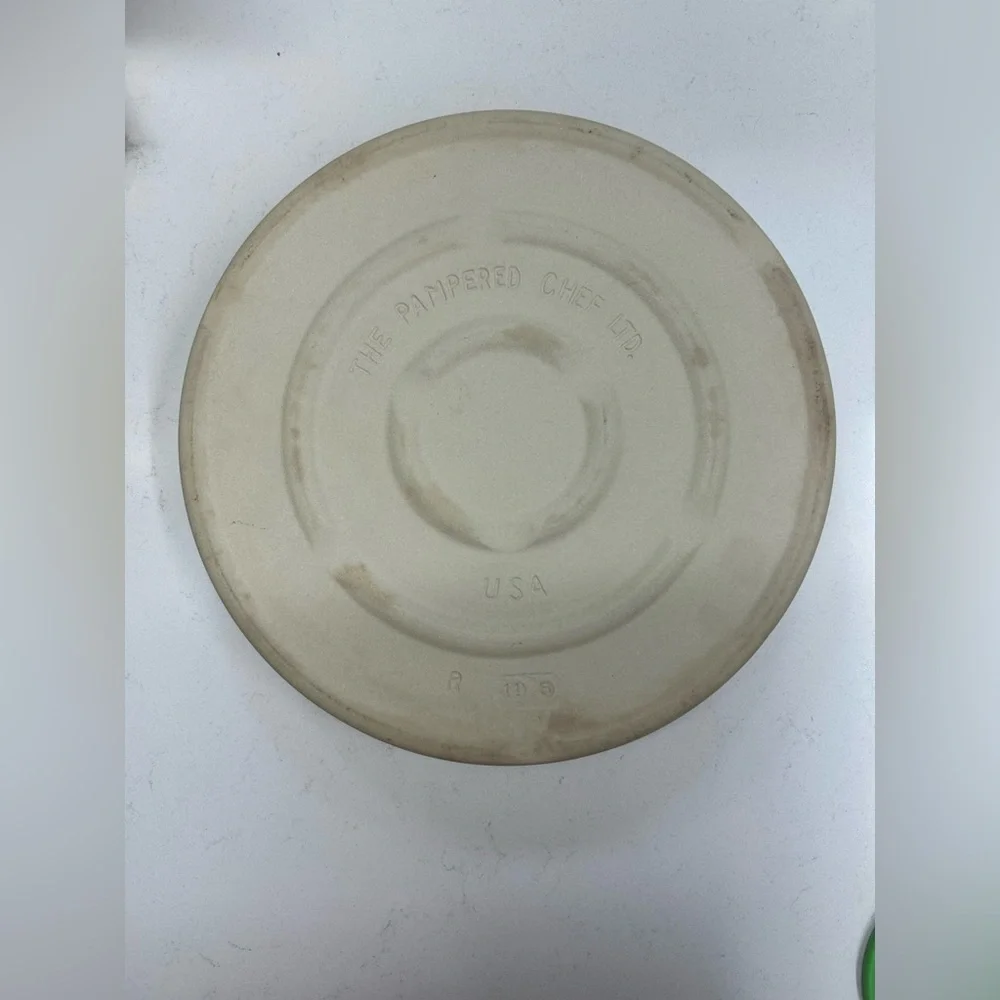 Pampered‎ Chef Round Baking Stoneware